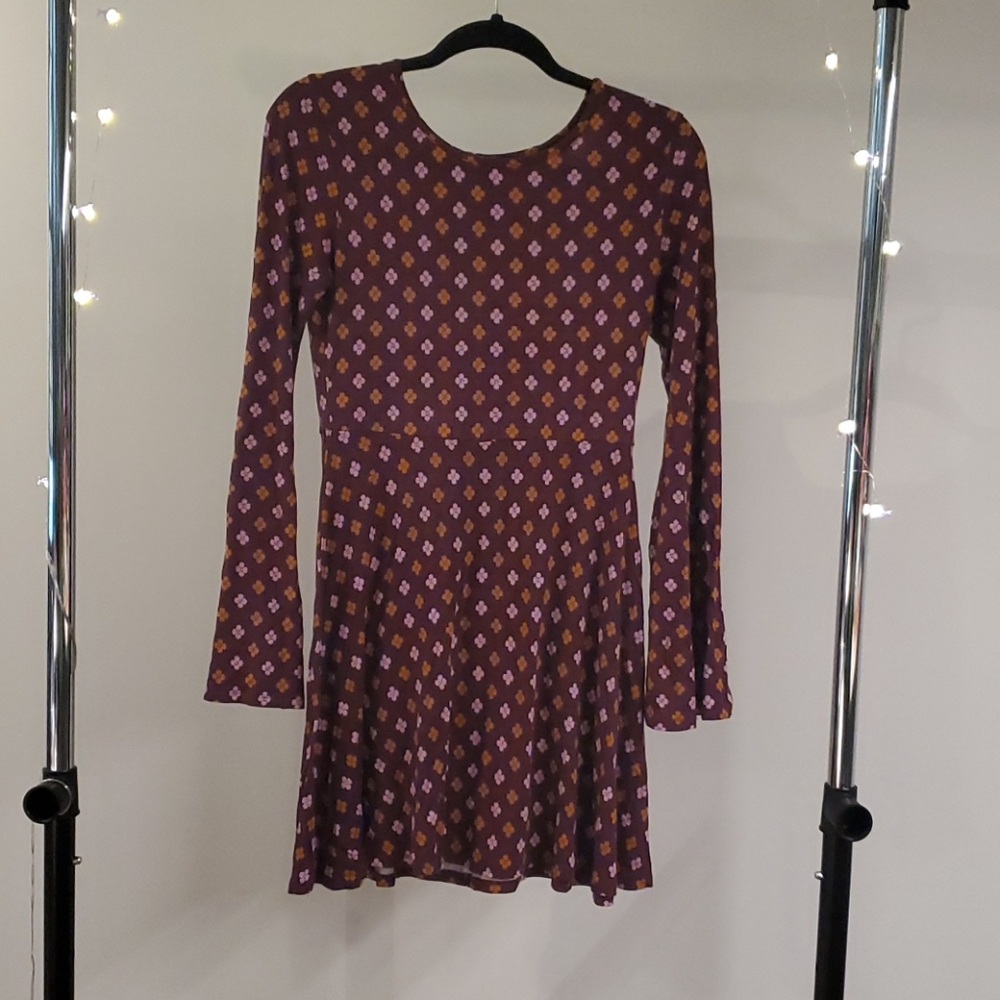 Forever 21 medium stretchy bell sleeve dress